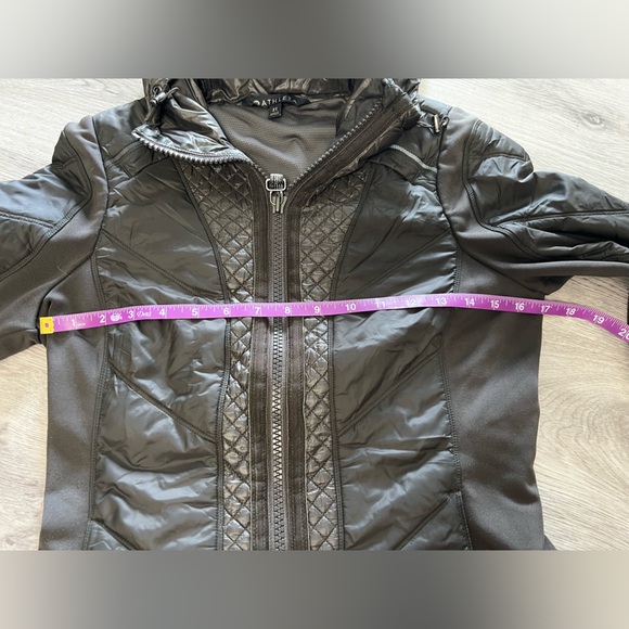 Athleta Rock Ridge PrimaLoft Jacket, Black SIZE XS - Picture 5 of 8